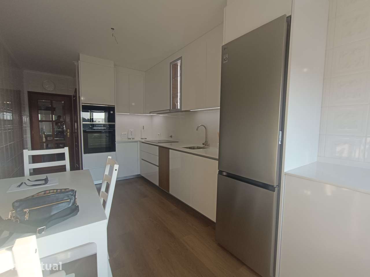 Apartamento T3 Renovado c/áreas generosas Paços de Brandão - Grande imagem: 3/20