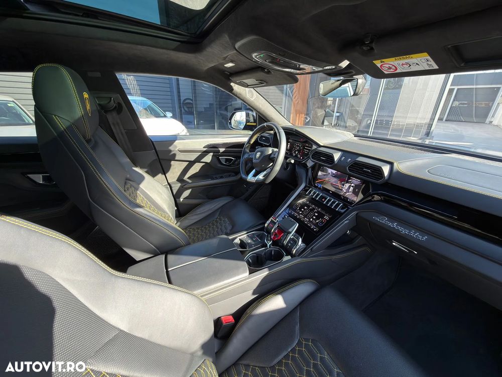 Lamborghini URUS - 19