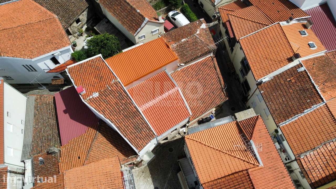Moradia V3 - p/ Renovar - Centro do Teixoso - Grande imagem: 4/15