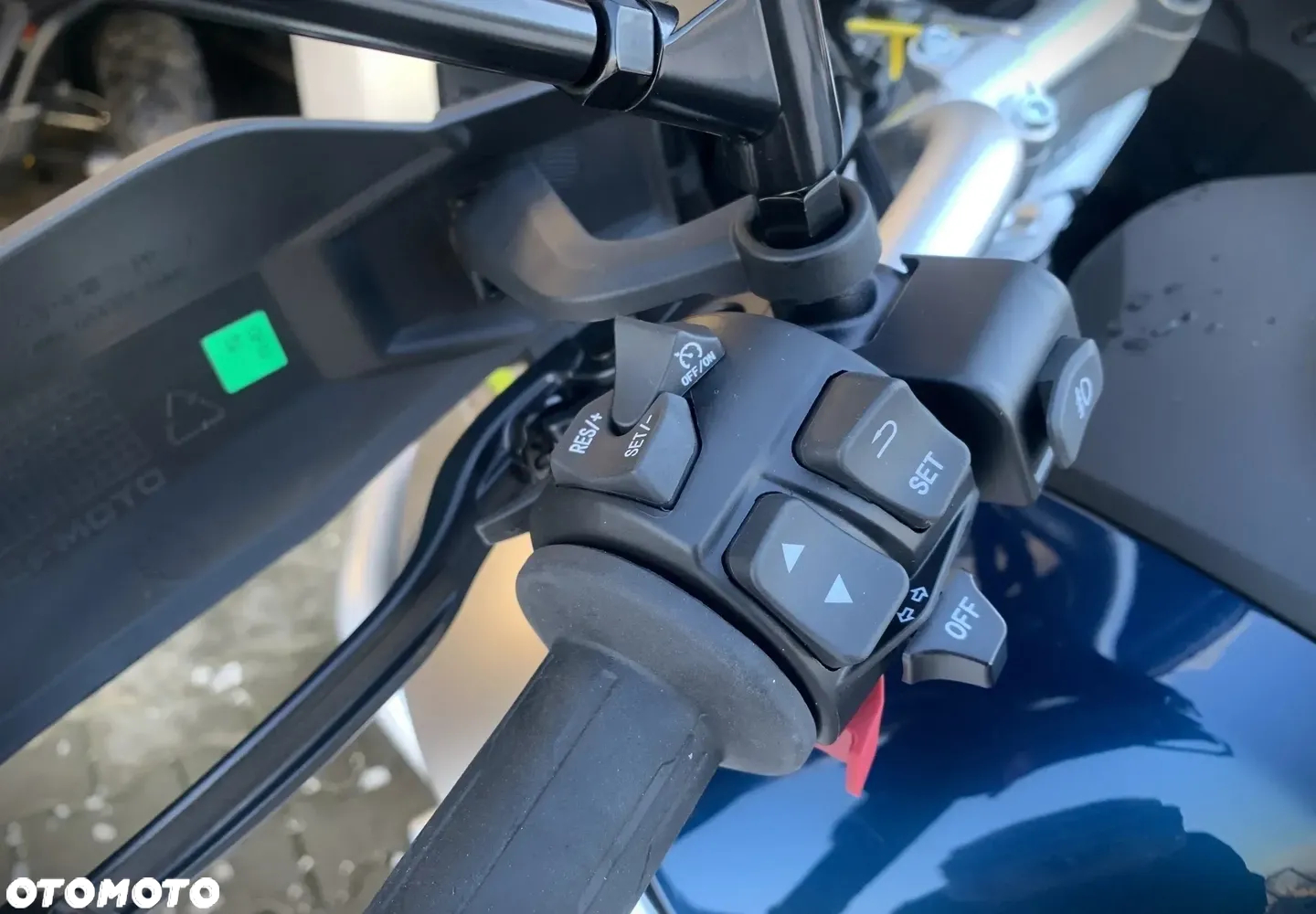 CFMoto MT - 10