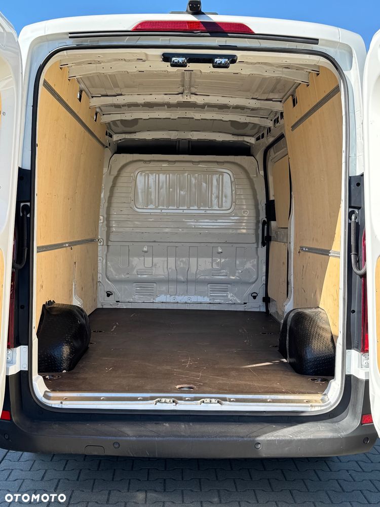 Maxus Deliver 9 - 30