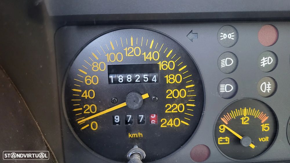 Lancia Delta 1.6 HF Turbo - 12