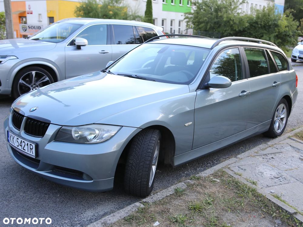 BMW Seria 3 318i Touring - 4