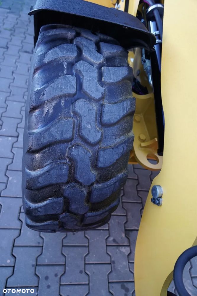 Caterpillar 906M / ŁADOWARKA KOŁOWA / 2020 ROK / ŁYŻKA SZCZĘKOWA / - 22