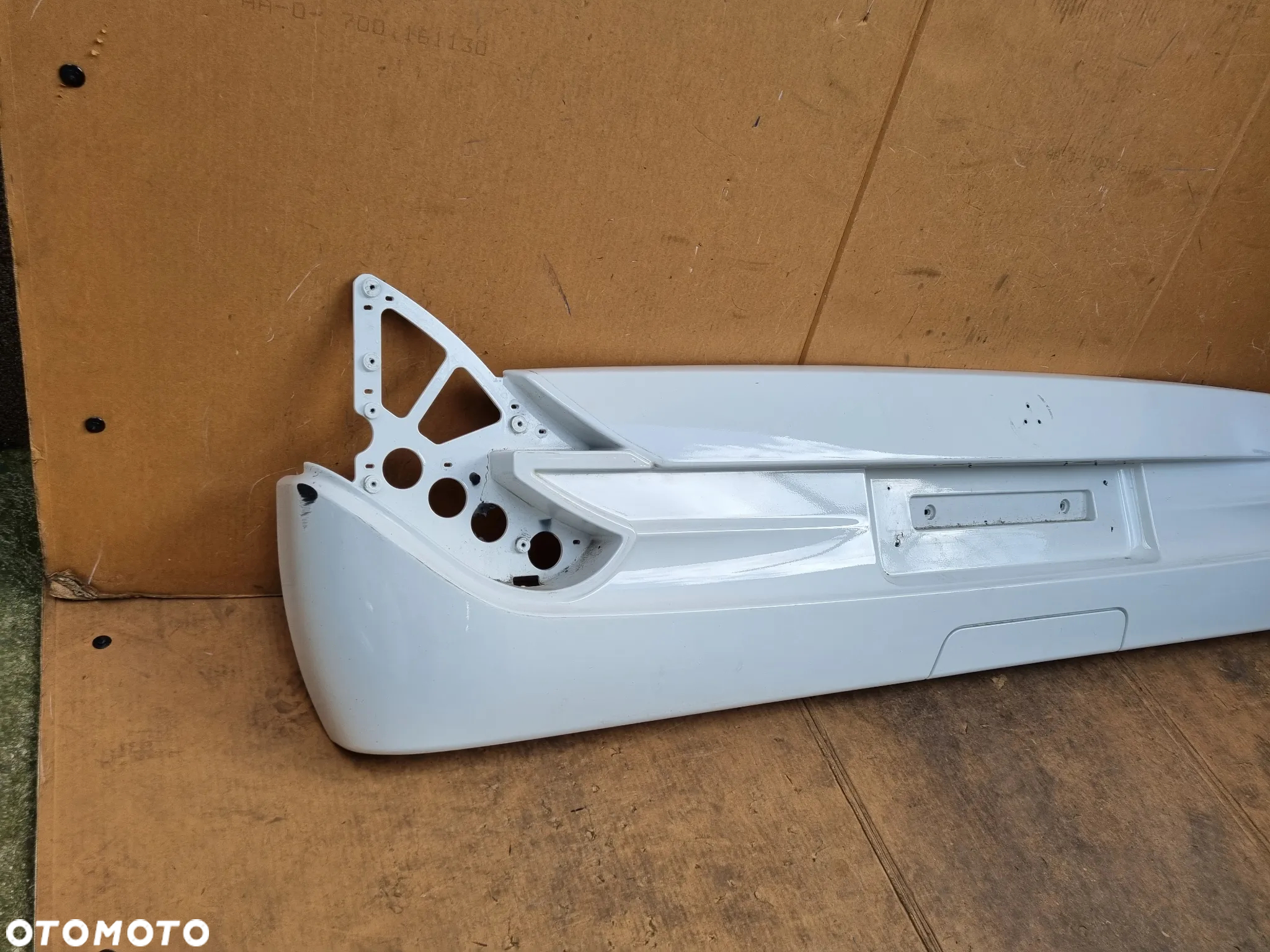 KAMPER MERCEDES HYMER ZDERZAK TYLNY TYL - 3