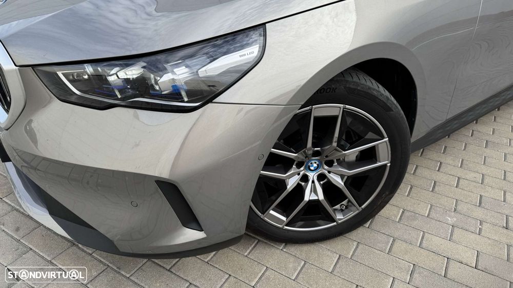 BMW i5 eDrive40 - 11