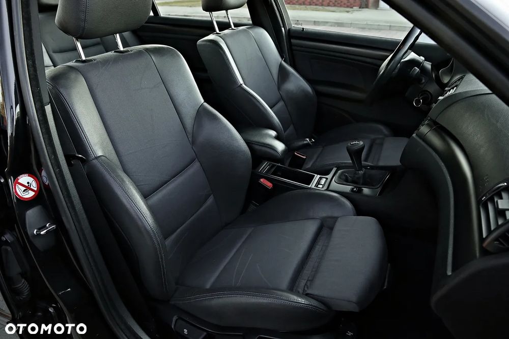 BMW Seria 3 318i - 26