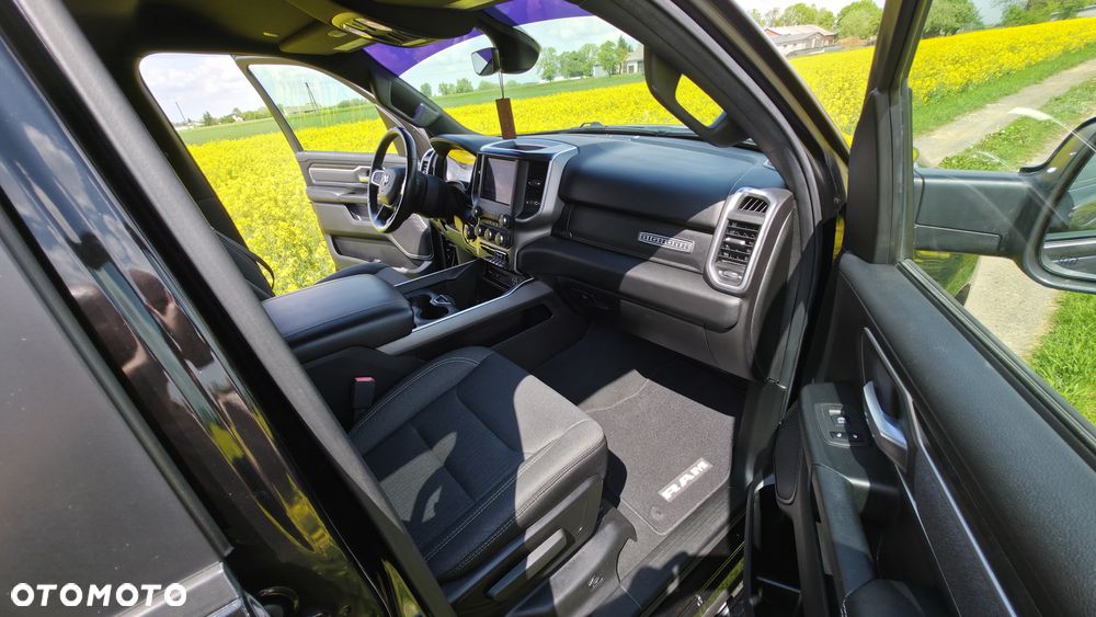 RAM 1500 - 12
