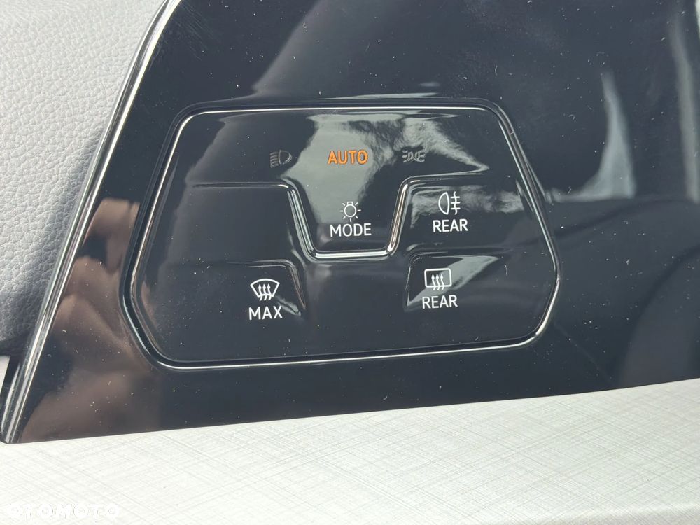 Volkswagen Golf 1.5 eTSI mHEV Life Plus DSG - 38
