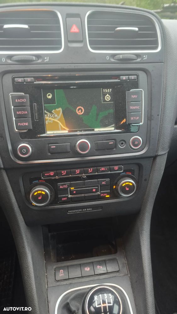 Volkswagen Golf 1.6 TDI DPF BlueMotion Technology Style - 12