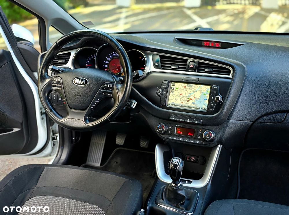 Kia Ceed 1.6 CRDi 136 ISG Dream Team Edition - 21