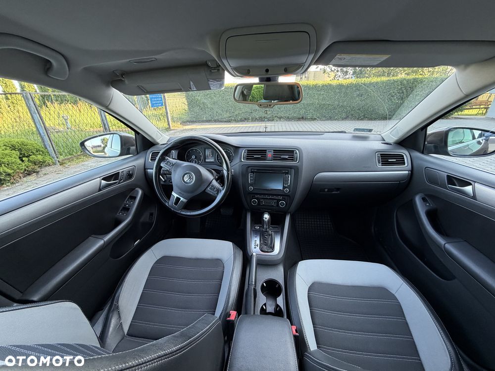 Volkswagen Jetta - 7