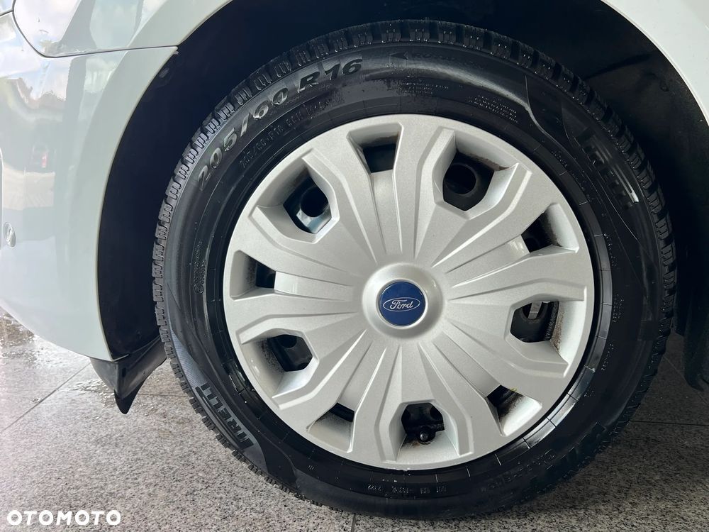 Ford transit Connect - 9