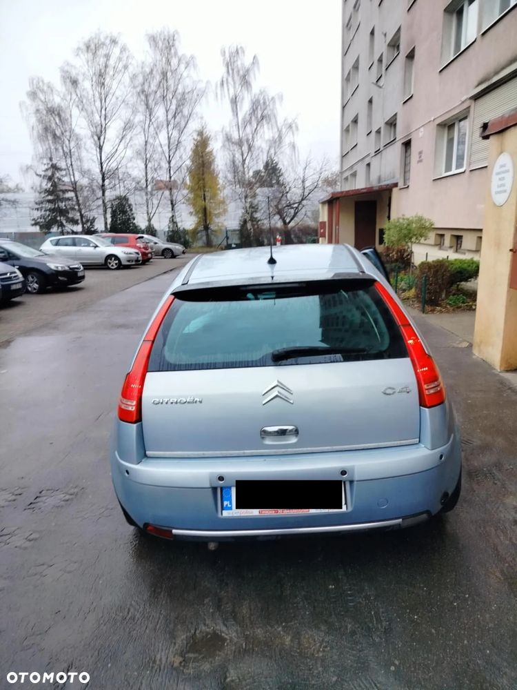 Citroën C4 1.6 16V Confort - 3