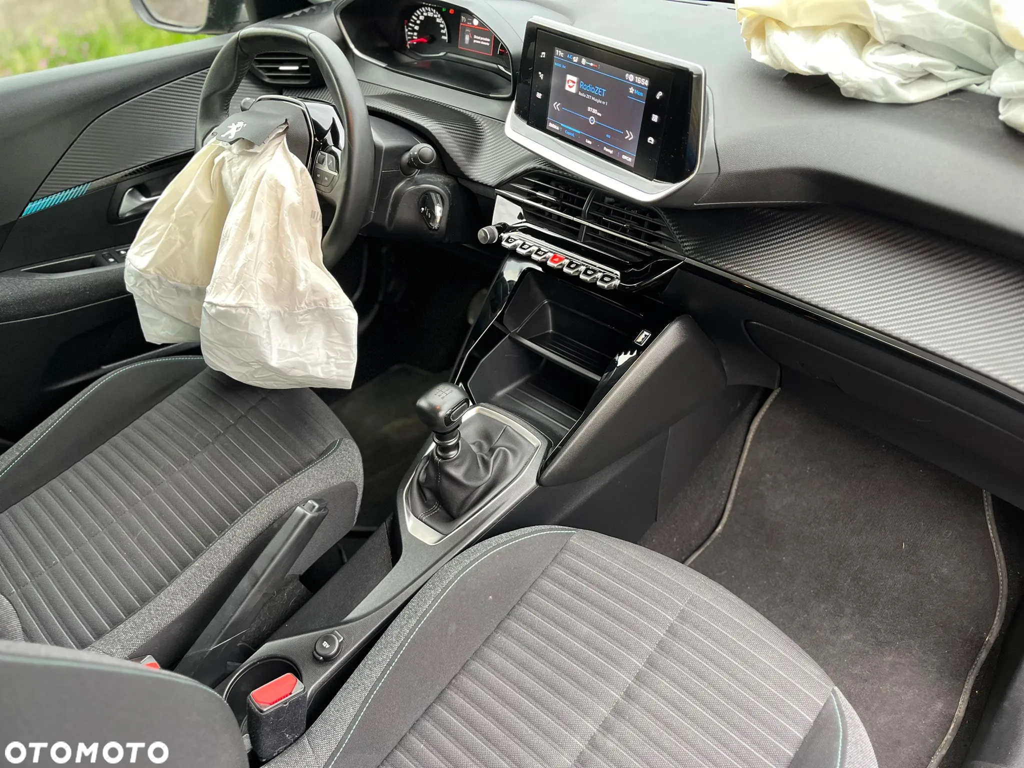 Peugeot 208 - 14