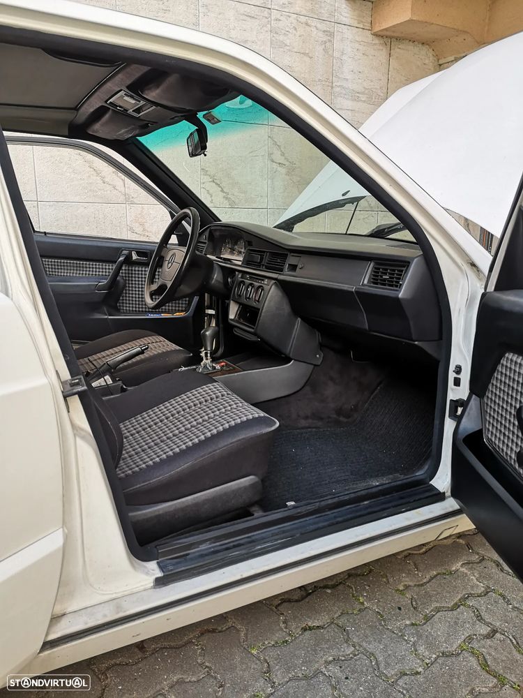 Mercedes-Benz W201 (1982-1993) 190 D 2.0 - 22