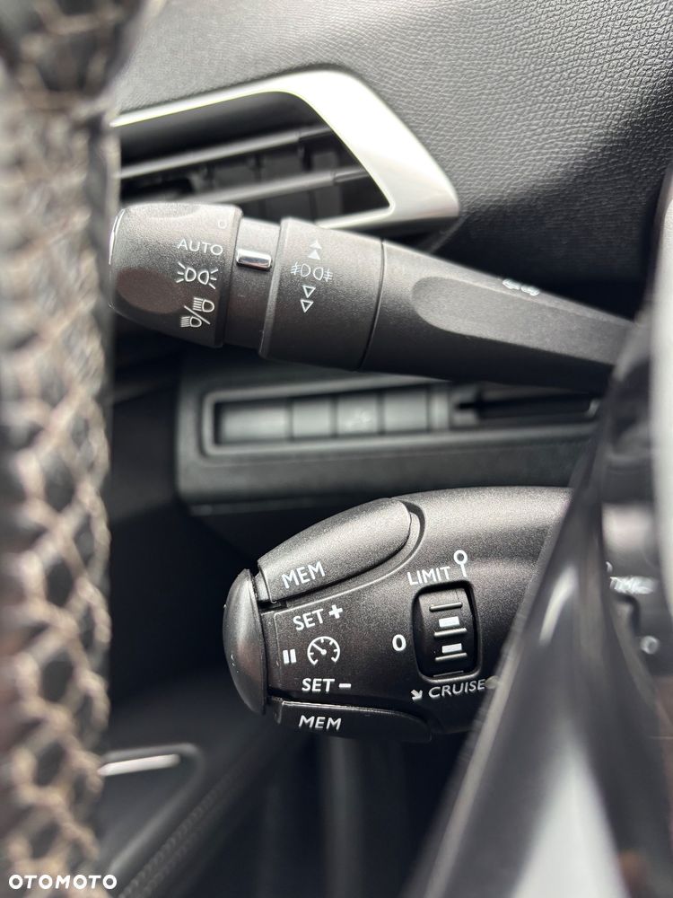 Peugeot 5008 BlueHDI 130 Allure Business-Paket - 18