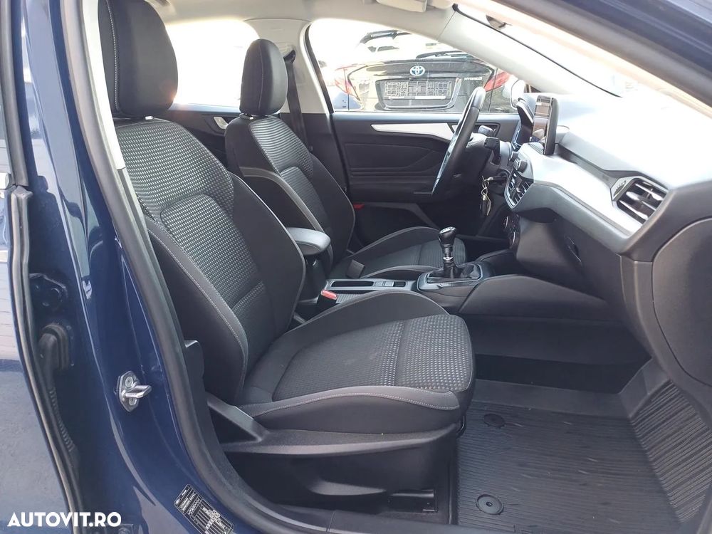Ford Focus 1.0 EcoBoost Trend - 22