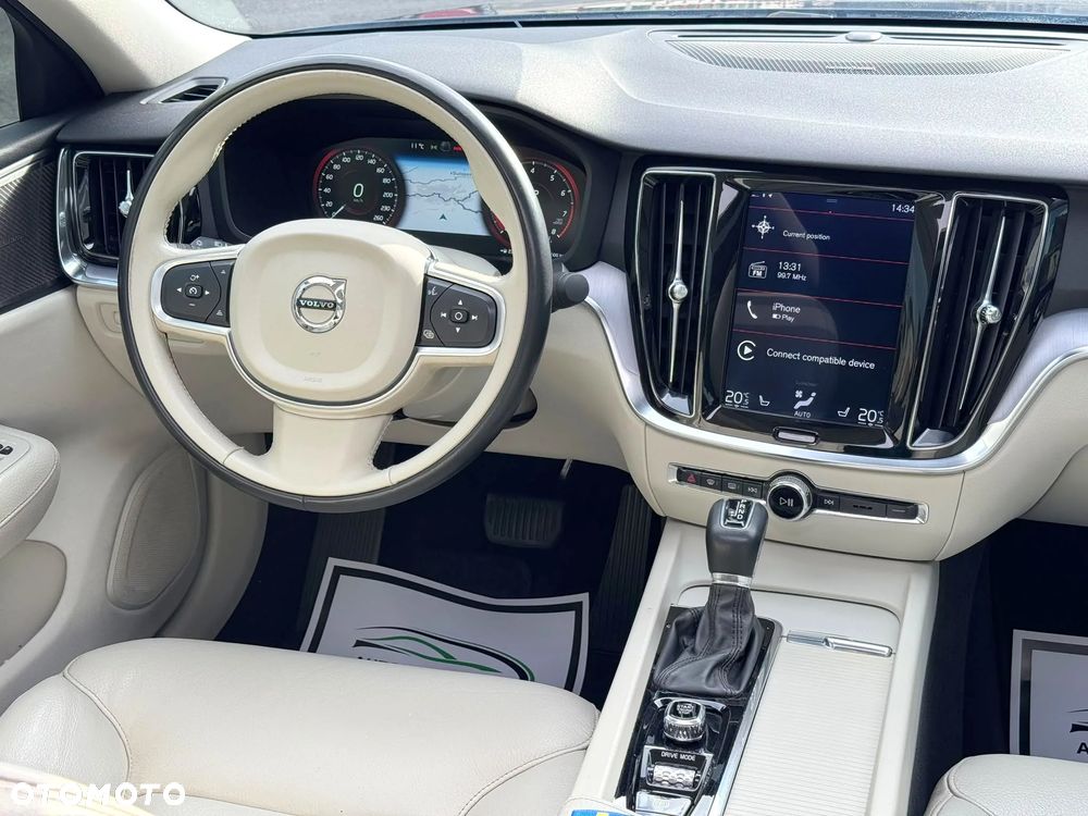 Volvo S60 T6 AWD Momentum Pro - 16