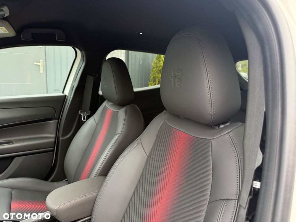 Alfa Romeo Junior 1.2 mHEV Ti eDCT - 23