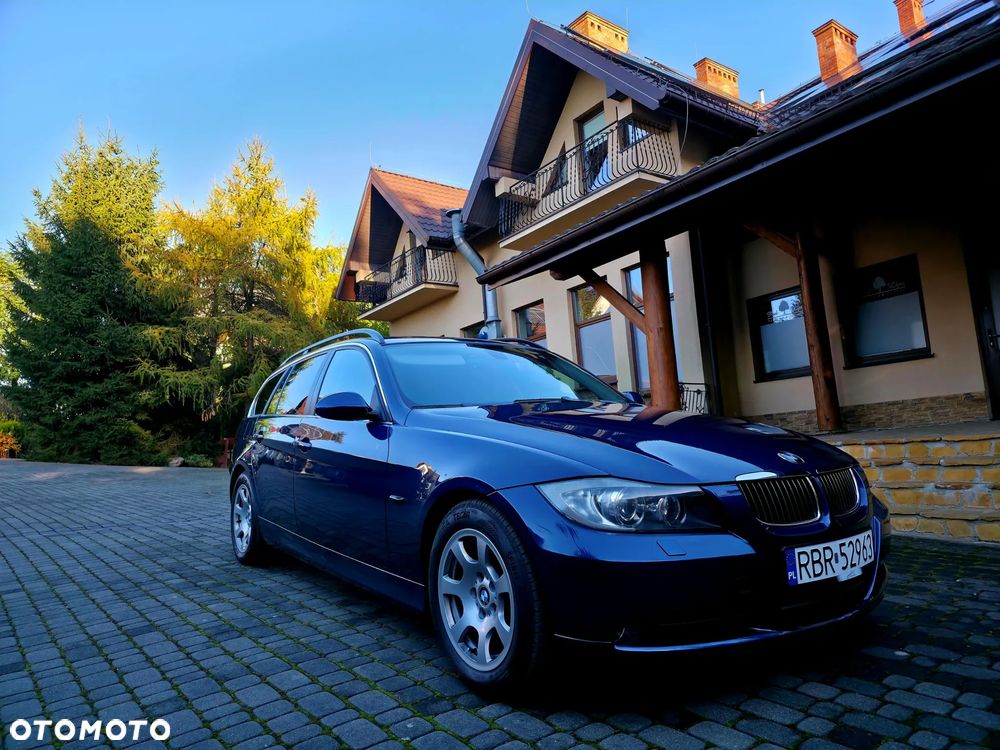 BMW Seria 3 325i - 1