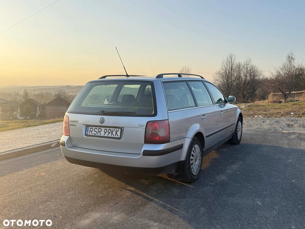 Volkswagen Passat - 4