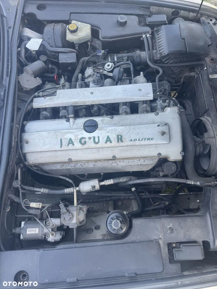 Jaguar XJ - 5
