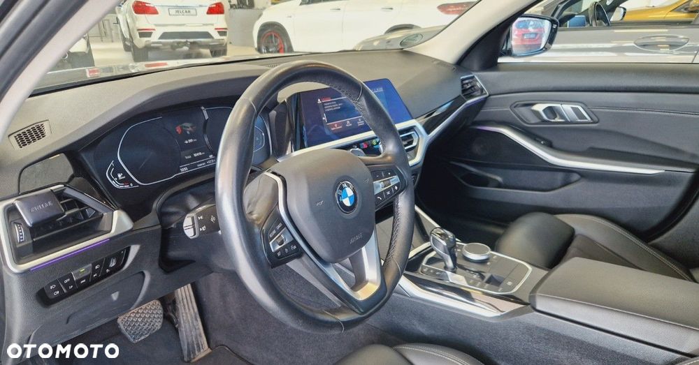 BMW Seria 3 - 25