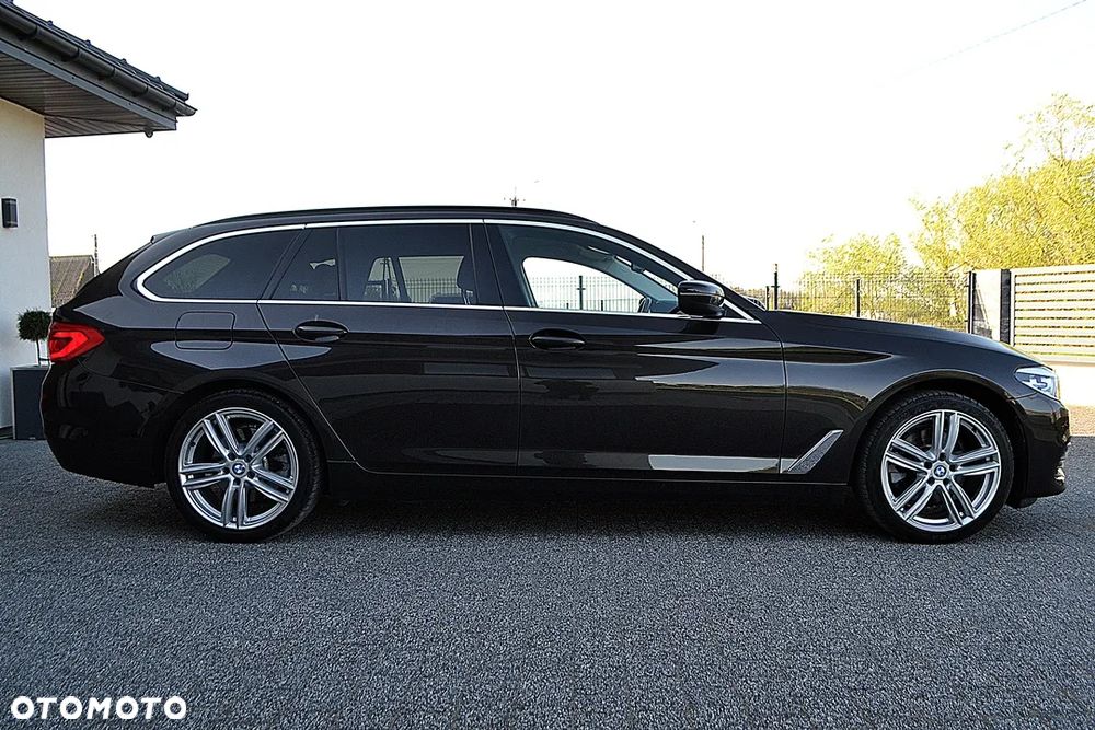 BMW Seria 5 520d Luxury Line sport - 8