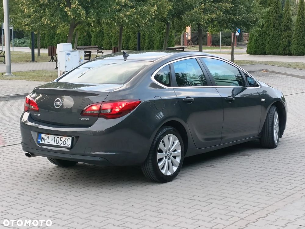 Opel Astra 2014 photo 4