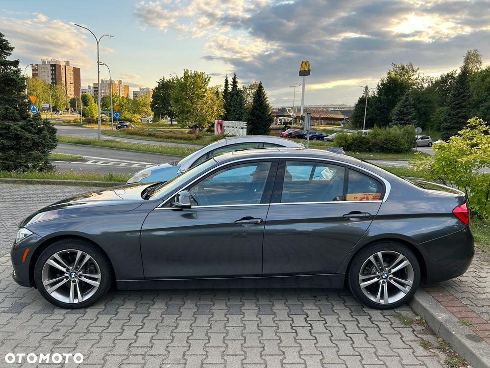 BMW Seria 3 330i xDrive Sport Line - 12
