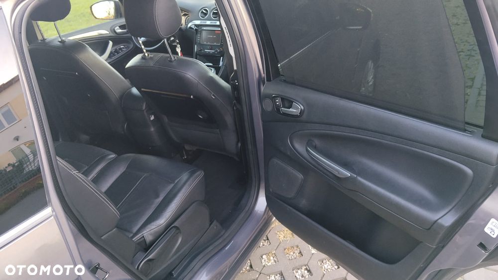 Ford S-Max - 28
