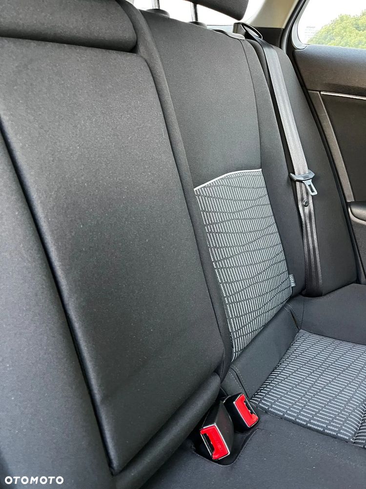 Toyota Avensis 2.0 D-4D Active - 36