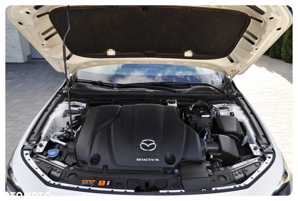 Mazda 3 2.0 mHEV AWD Hikari - 28