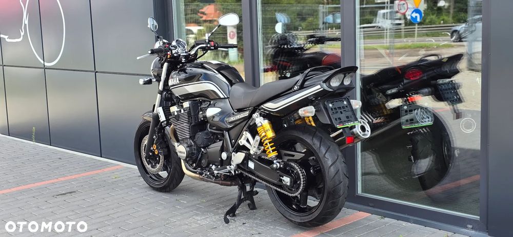 Yamaha XJR - 27