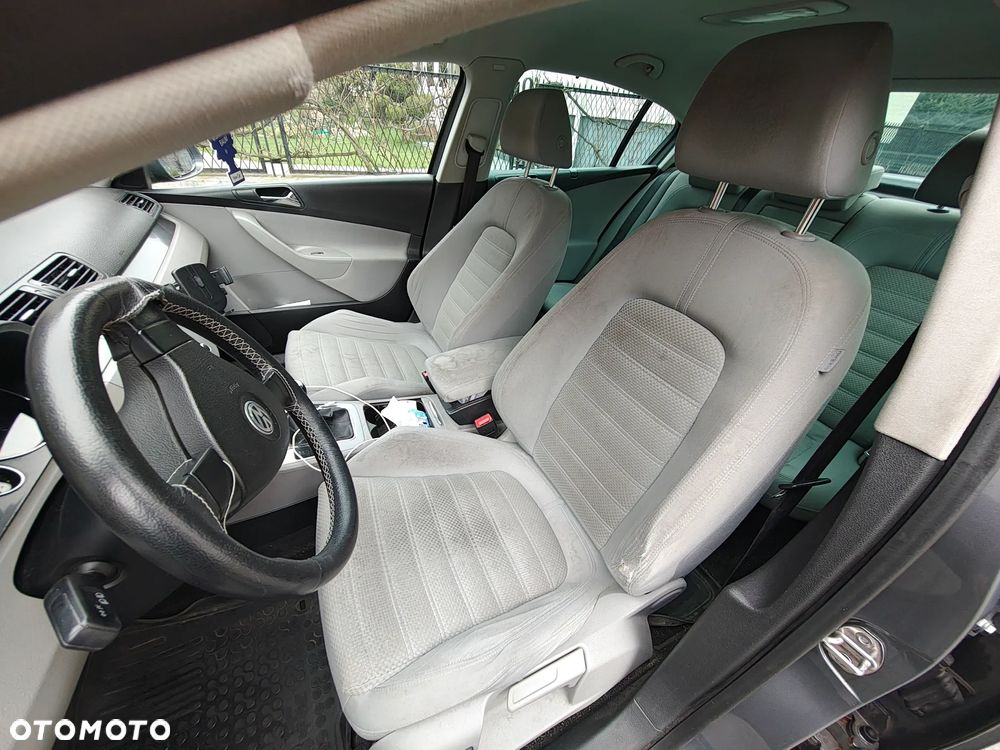 Volkswagen Passat 2.0 TDI DPF Sportline - 18