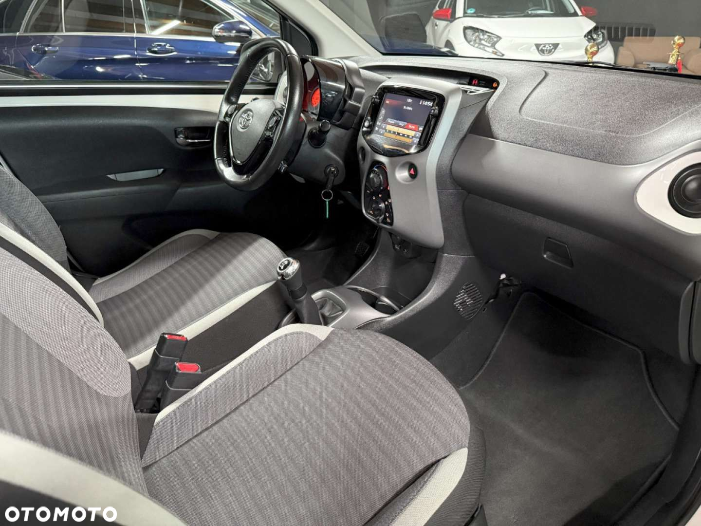 Toyota Aygo x-play connect - 26