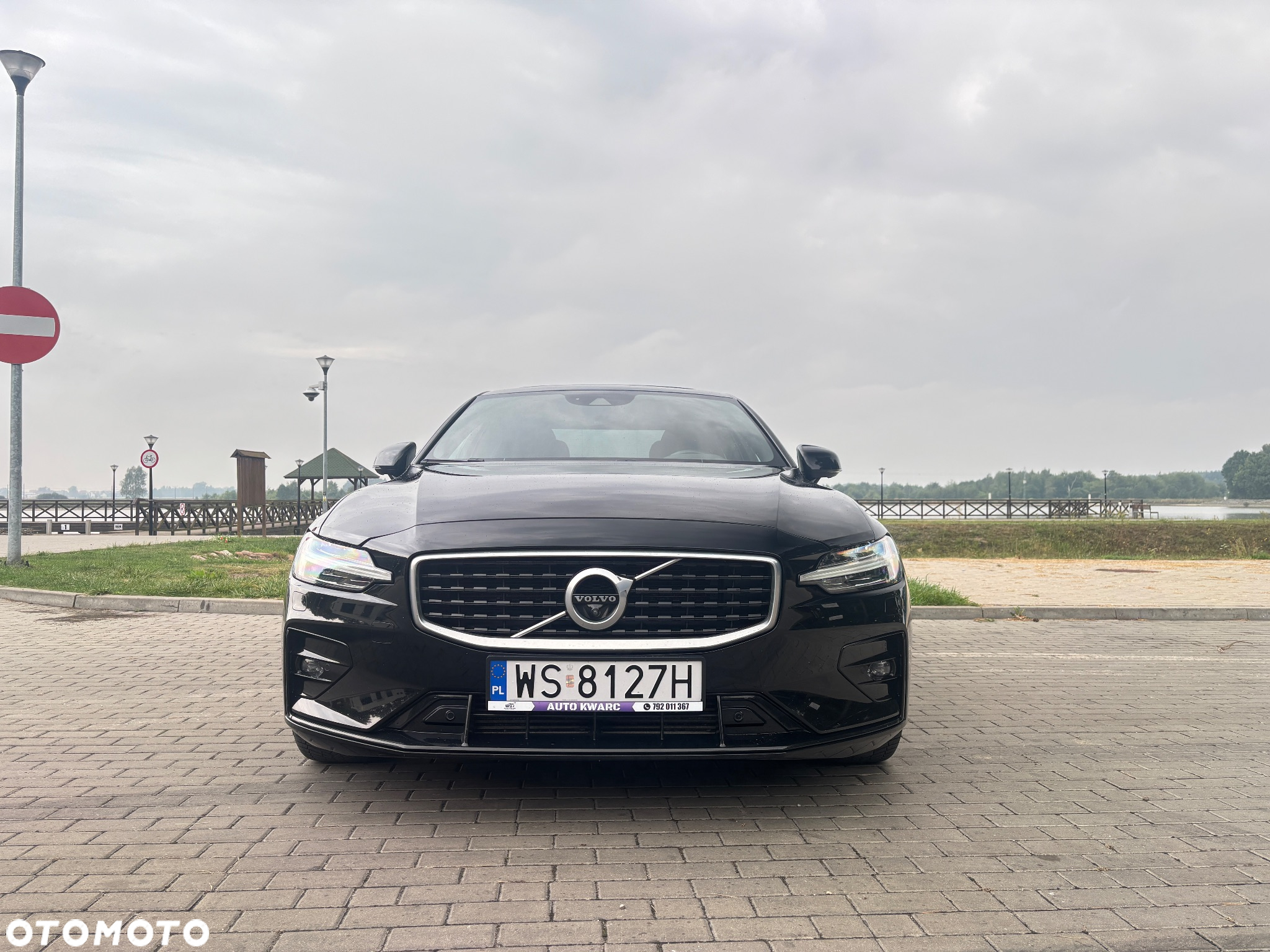 Volvo S60 T6 AWD R-Design - 3