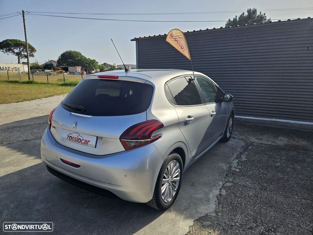 Peugeot 208 1.2 PureTech Style - 11