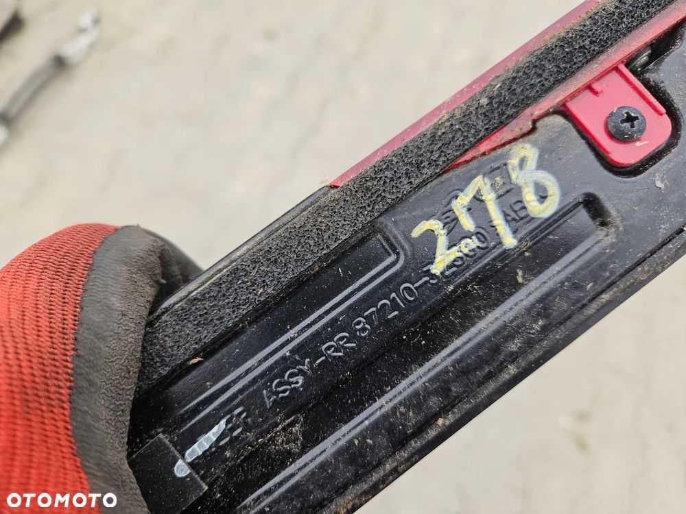 Trzecie światło stop listwa Hyundai i40 sedan 2013r 87210-3Z300 - 4