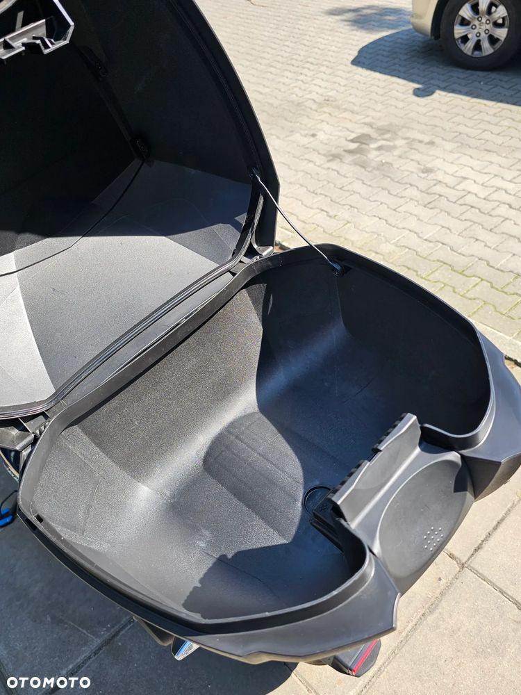Kymco Skytown - 4