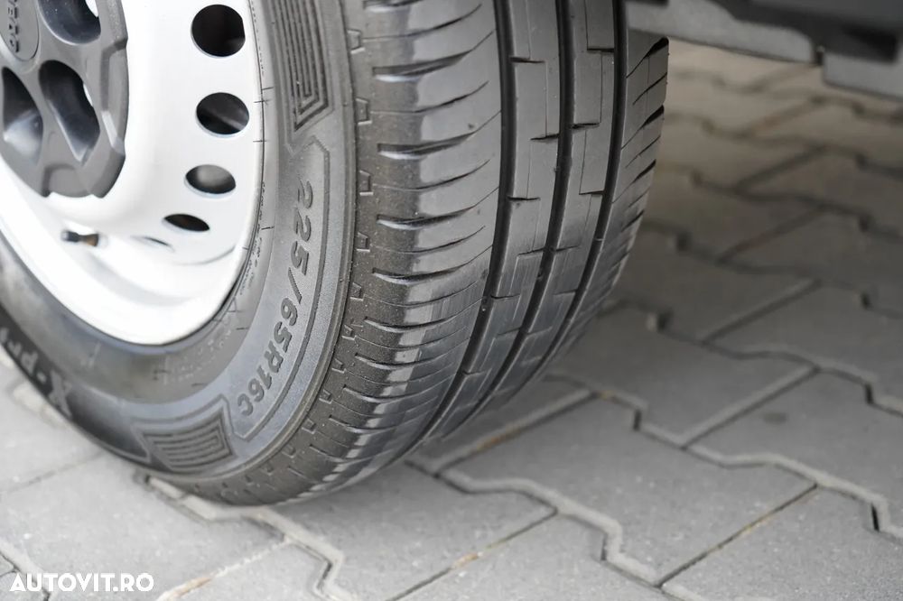 Iveco DAILY 35-130 / AUTOBUZ / 7 LOCURI / TABLĂ / DUBIȚĂ / IMPORTAT - 17