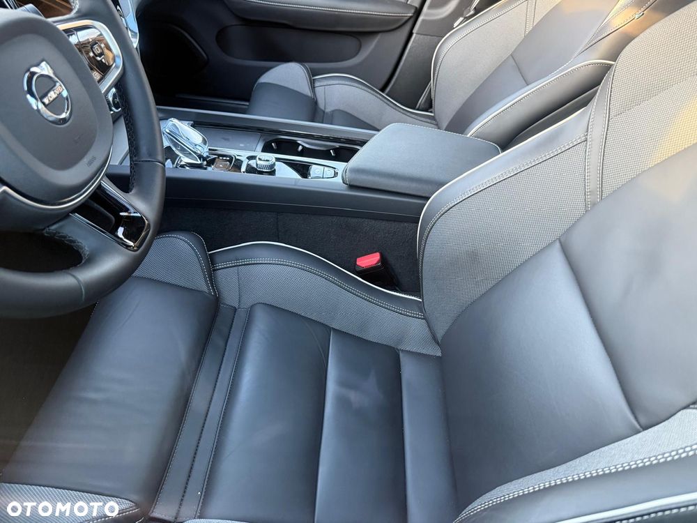 Volvo S60 B4 B DKG Plus Dark - 7