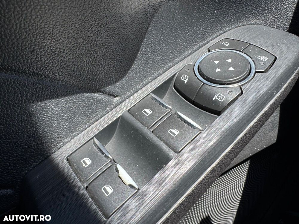 Ford Kuga - 22