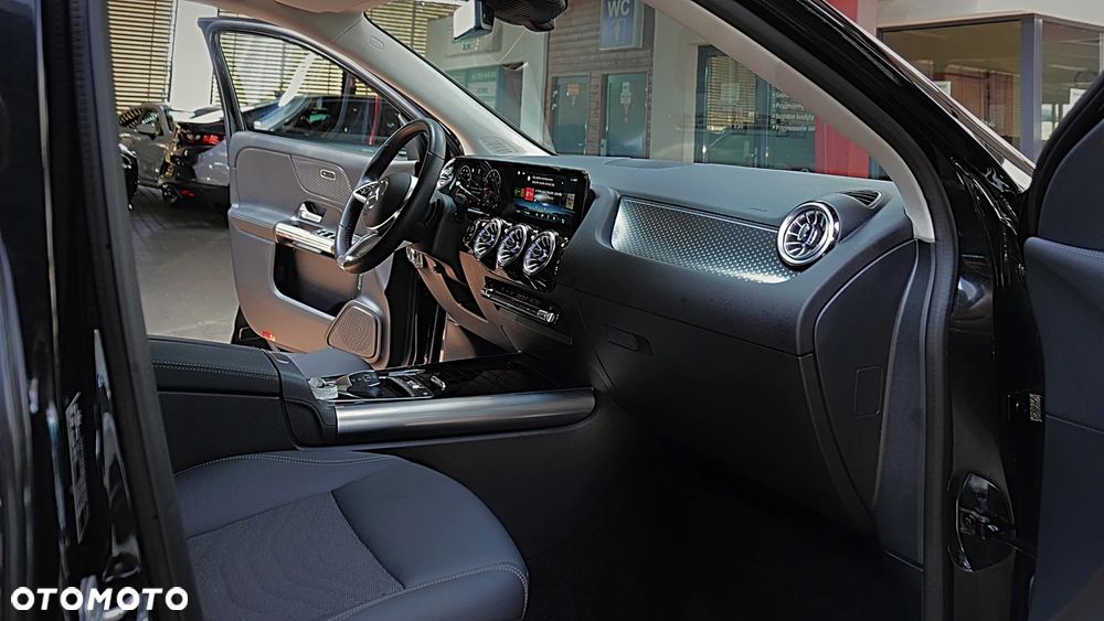 Mercedes-Benz GLA 200 - 15