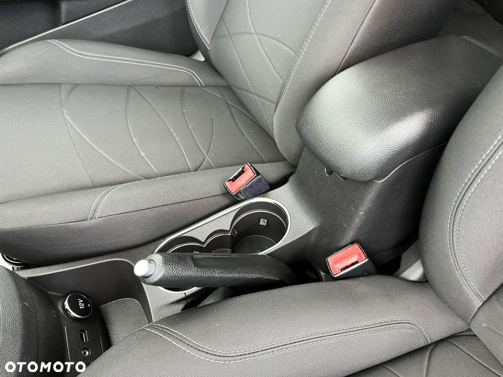 Ford Fiesta 1.0 EcoBoost S&S TREND - 33
