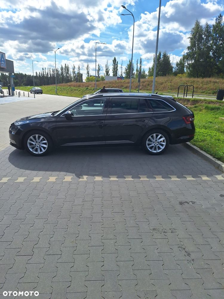 Skoda Superb 2.0 TDI SCR Ambition DSG - 5