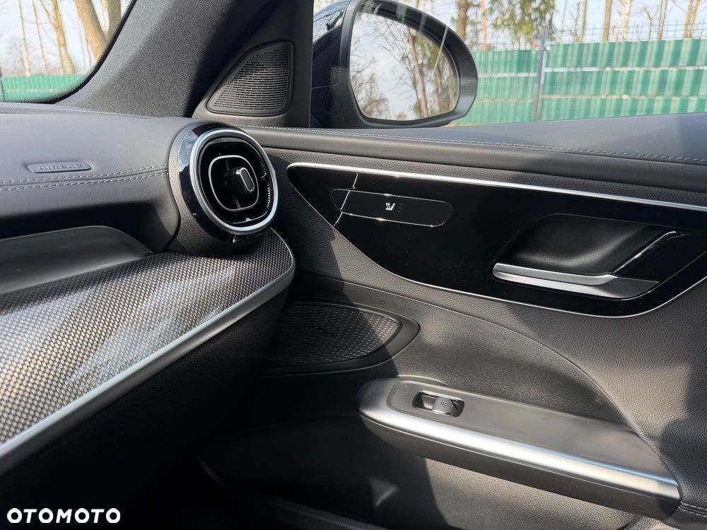 Mercedes-Benz Klasa C 200 9G-TRONIC AMG Line - 19