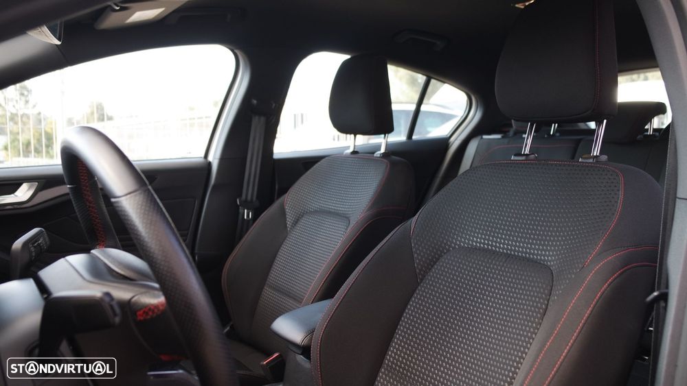 Ford Focus 1.0 EcoBoost ST-Line - 12