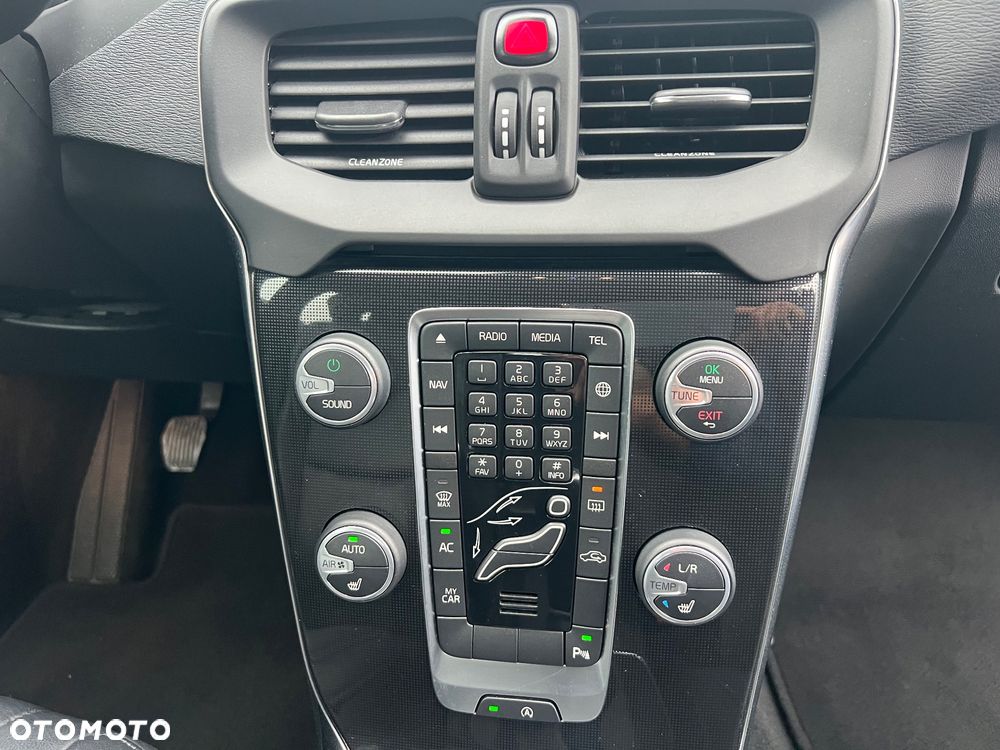 Volvo V40 D3 Momentum - 17